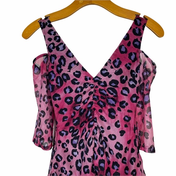 MARK WONG Nark Pink Animal Print Cold Shoulder Stretchy Top size Small - Picture 3 of 6
